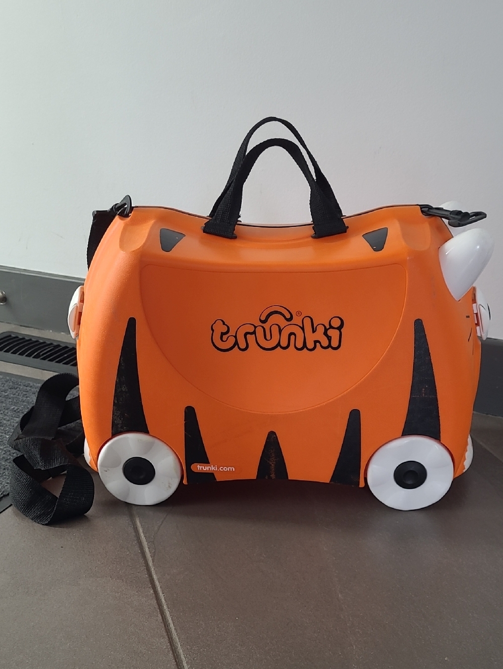 Trunki Kids Ride-On Suitcase - Bright Orange